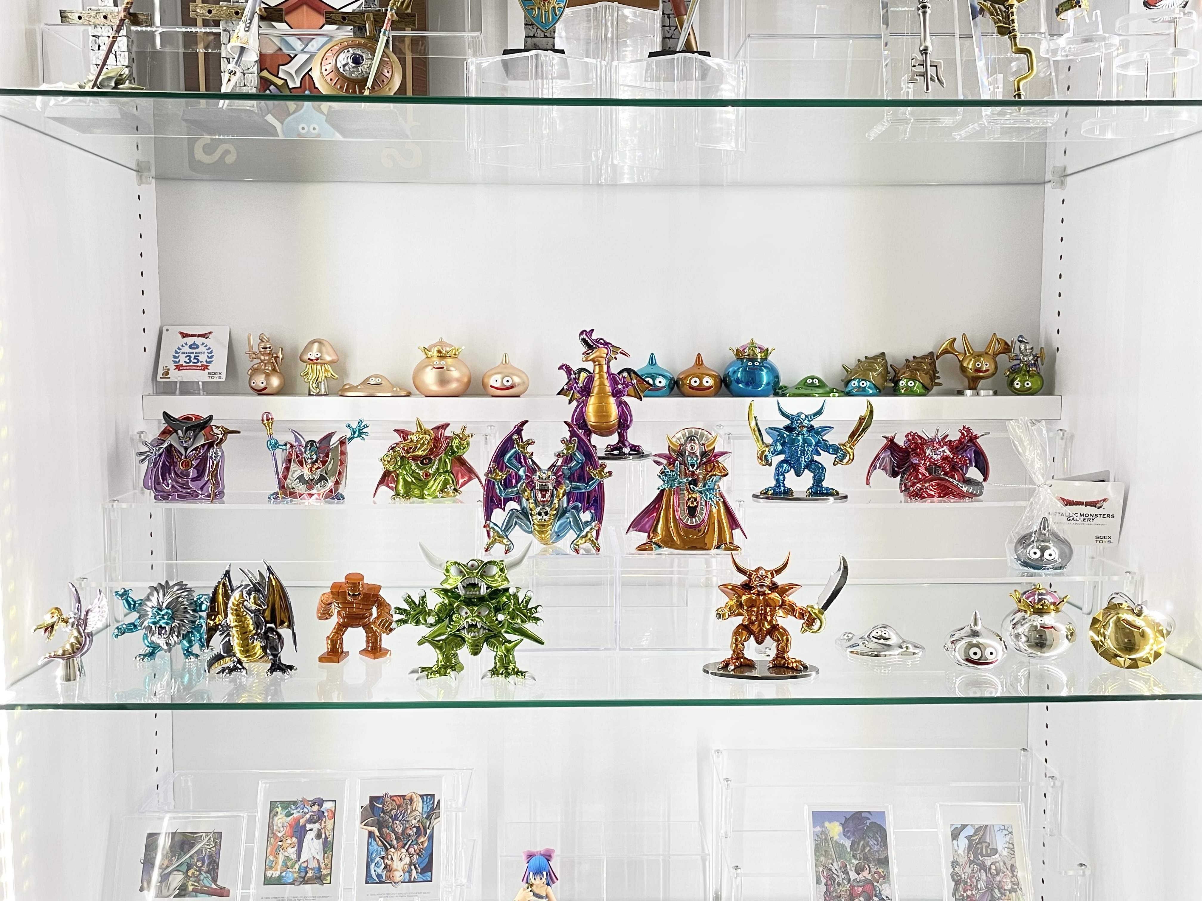 深型39cm奥行用 雛壇(M=14cm)　JAJANコレクションラック使用前